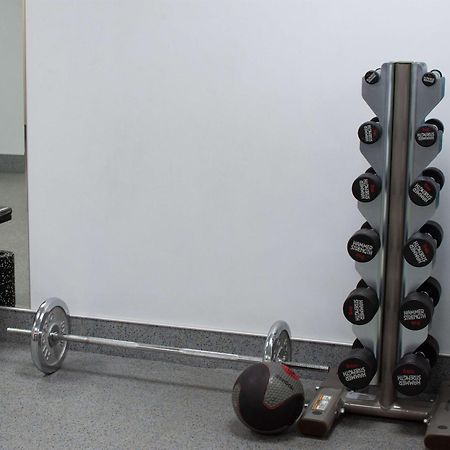 Radisson Blu Hotel Yerevan Bagian luar foto Dumbbell rack