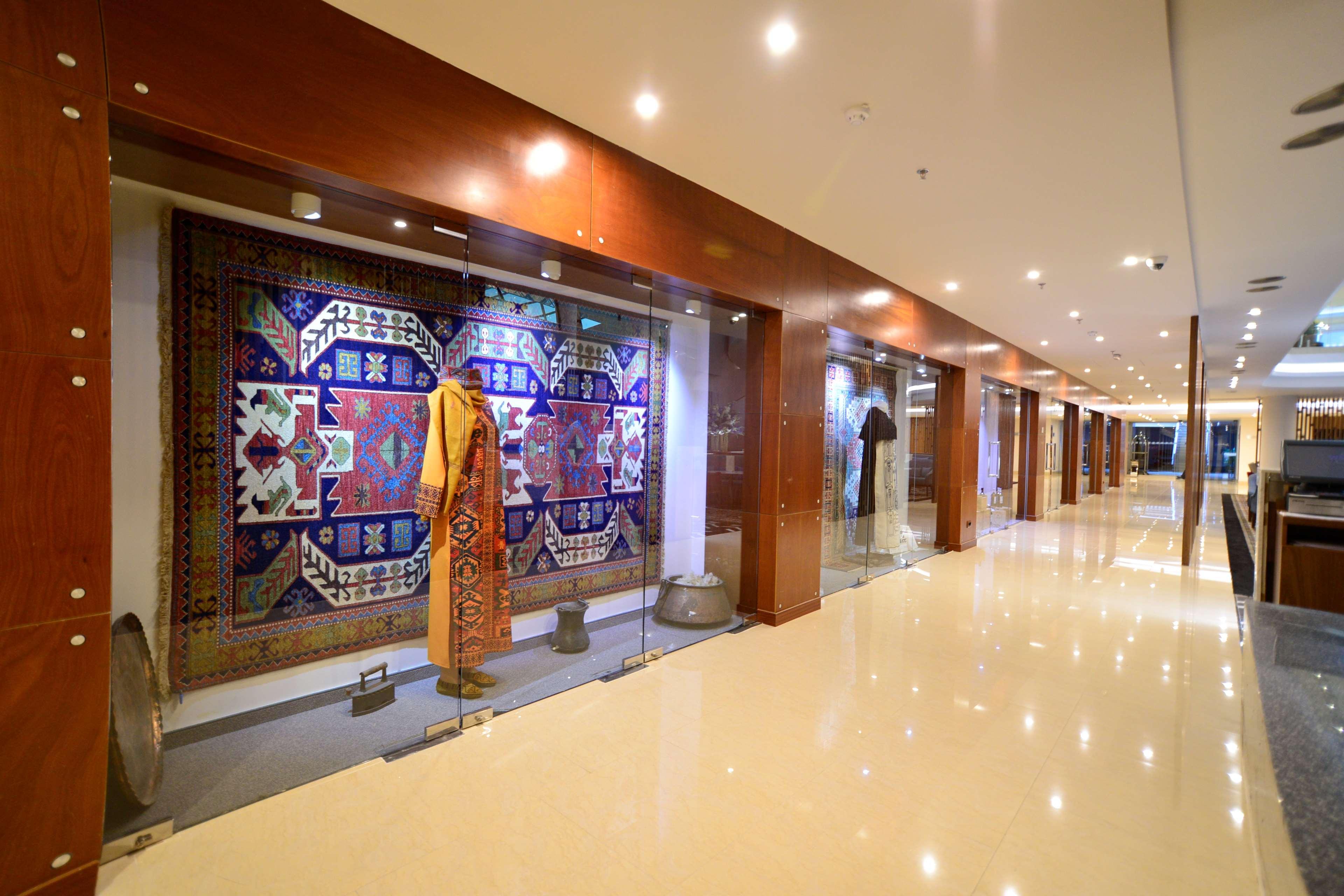 Radisson Blu Hotel Yerevan Bagian luar foto Interior of the hotel
