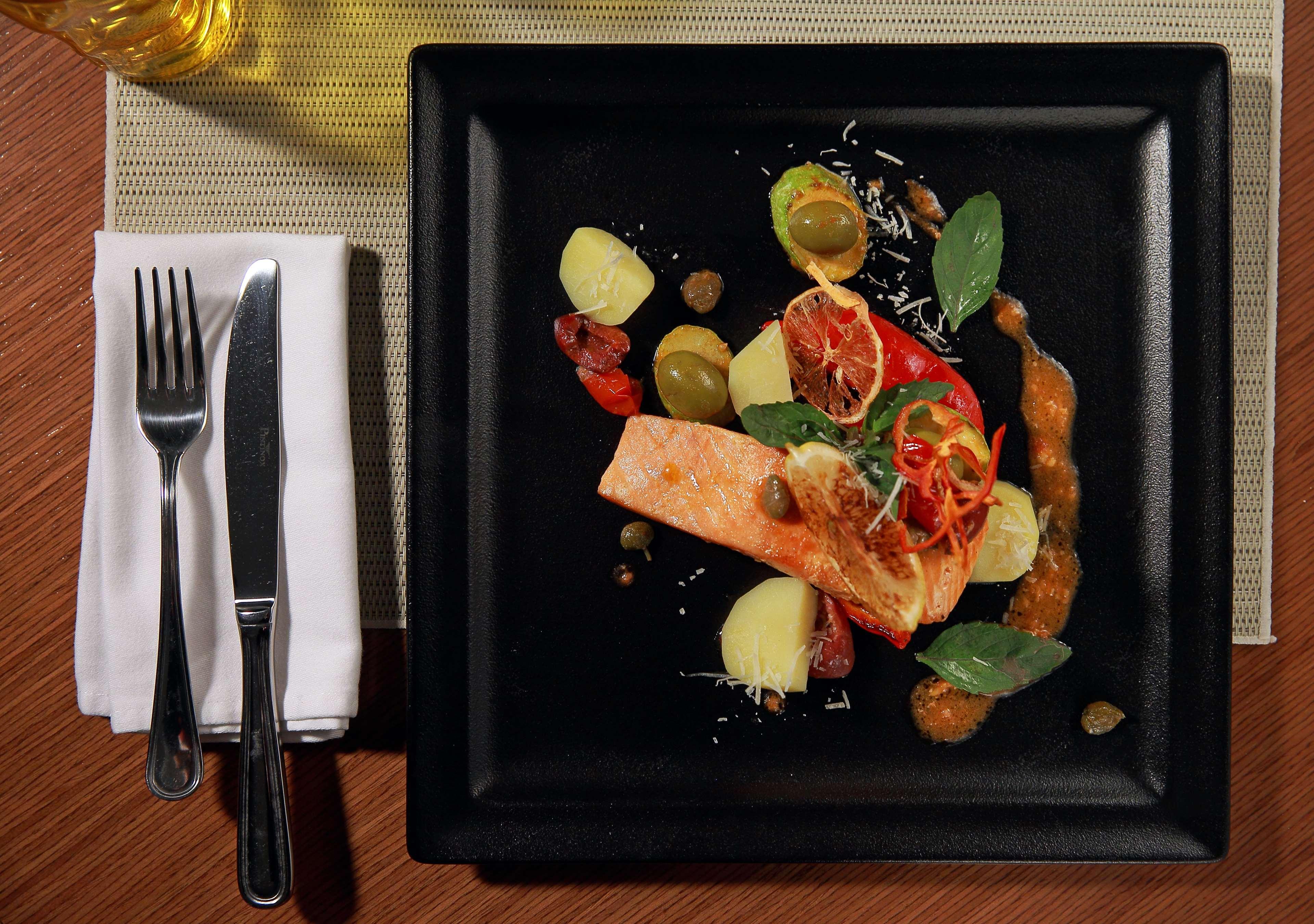 Radisson Blu Hotel Yerevan Bagian luar foto A plate of food