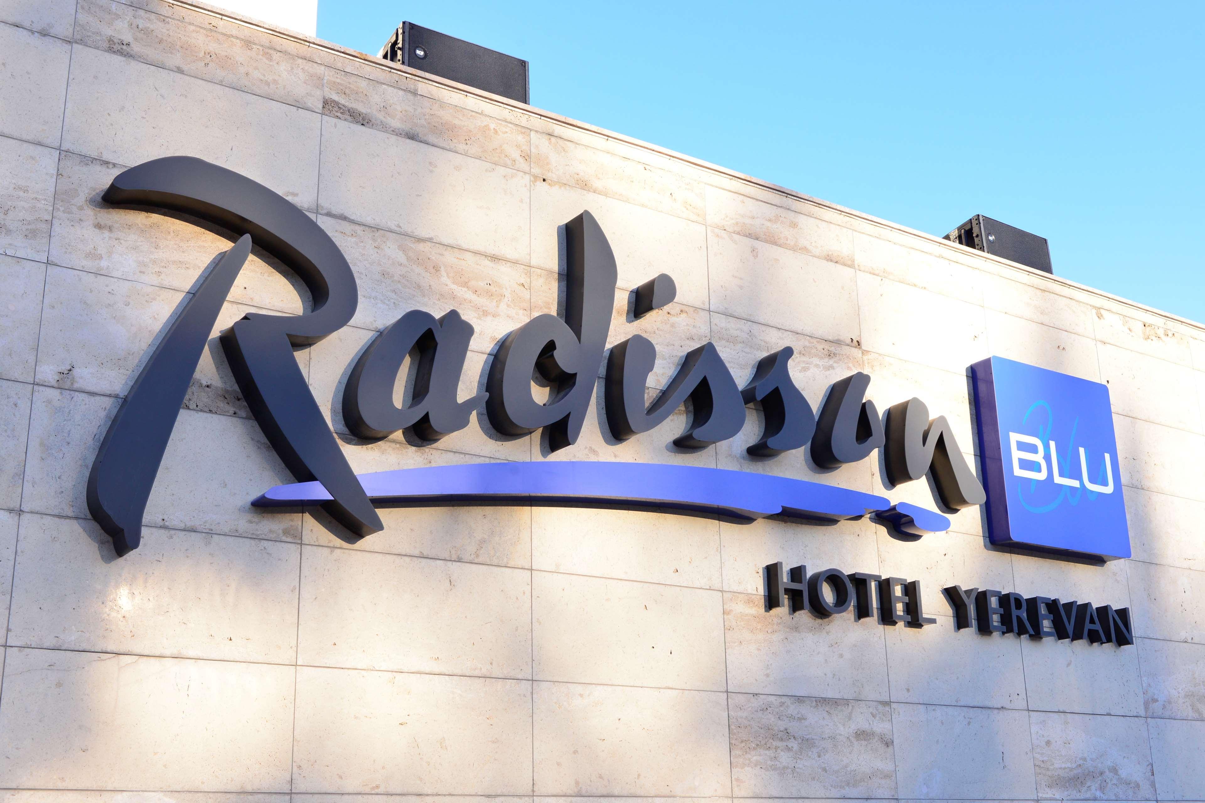 Radisson Blu Hotel Yerevan Bagian luar foto Radisson Blu Hotel, Verona