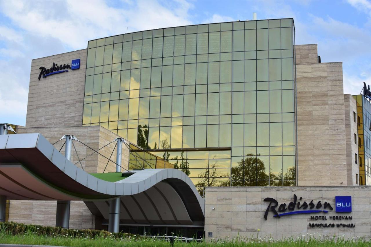 Radisson Blu Hotel Yerevan Bagian luar foto Radisson Blu Hotel, Vilnius