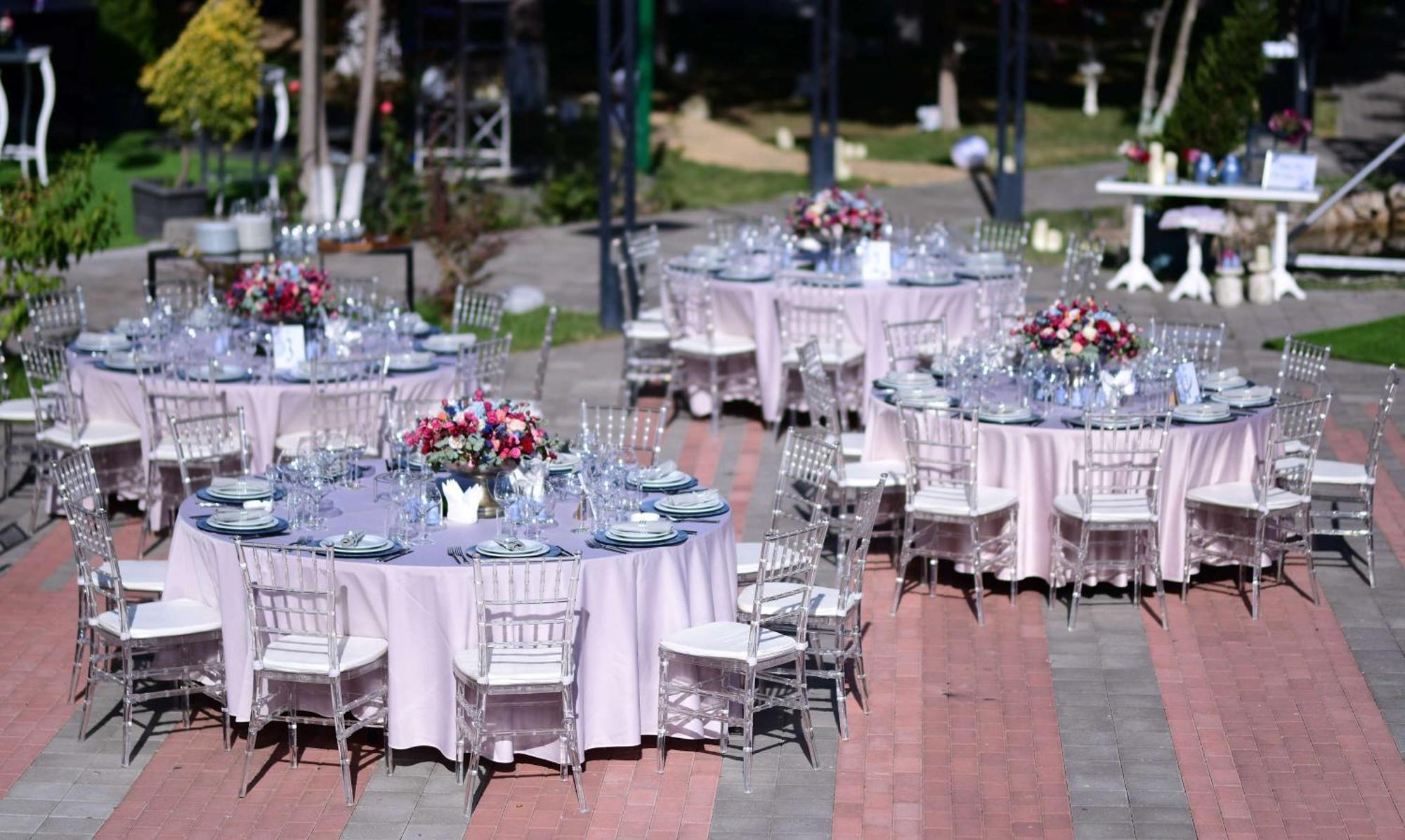 Radisson Blu Hotel Yerevan Bagian luar foto A wedding reception